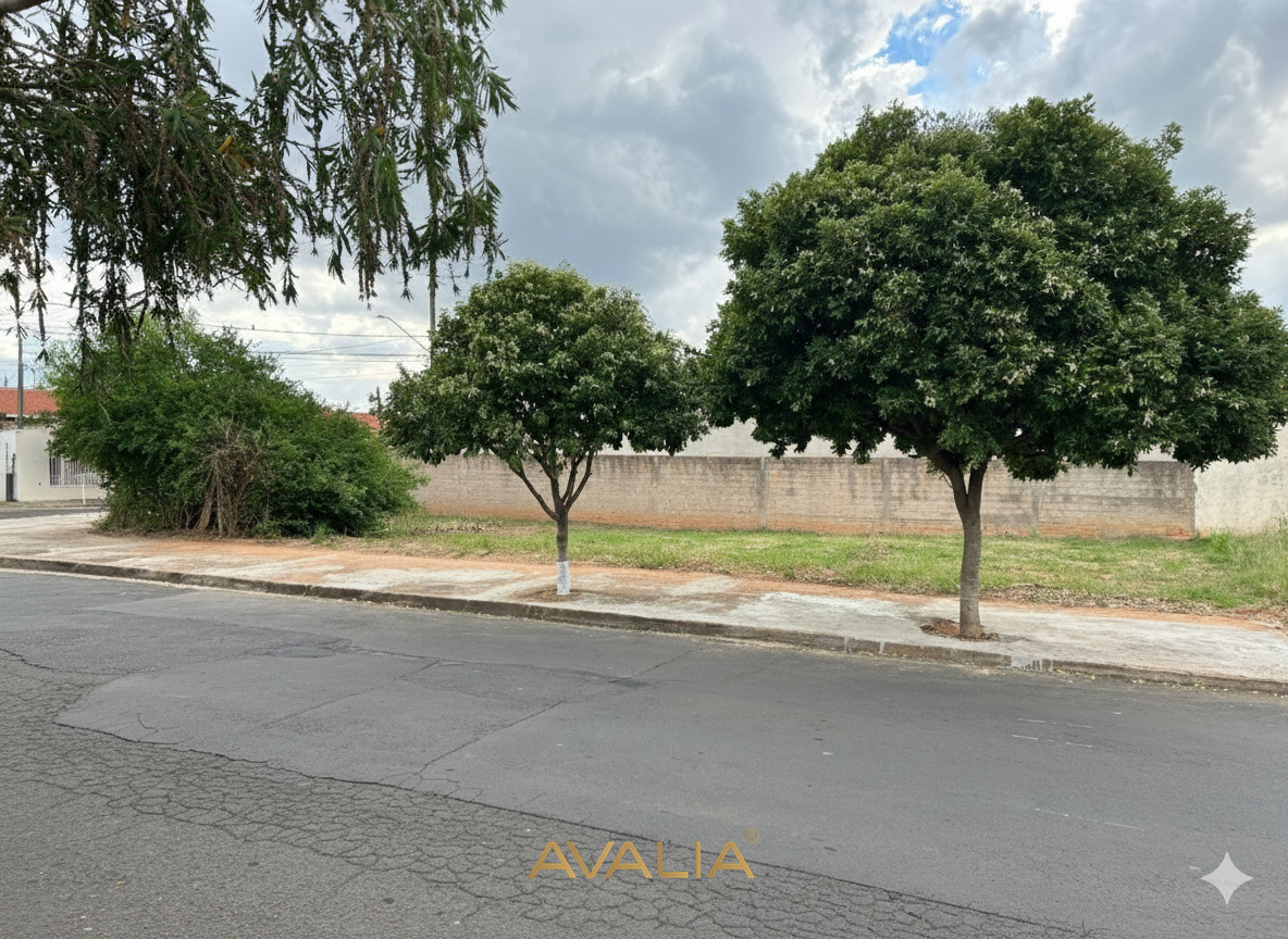 Terreno à venda no Jardim Regina: 