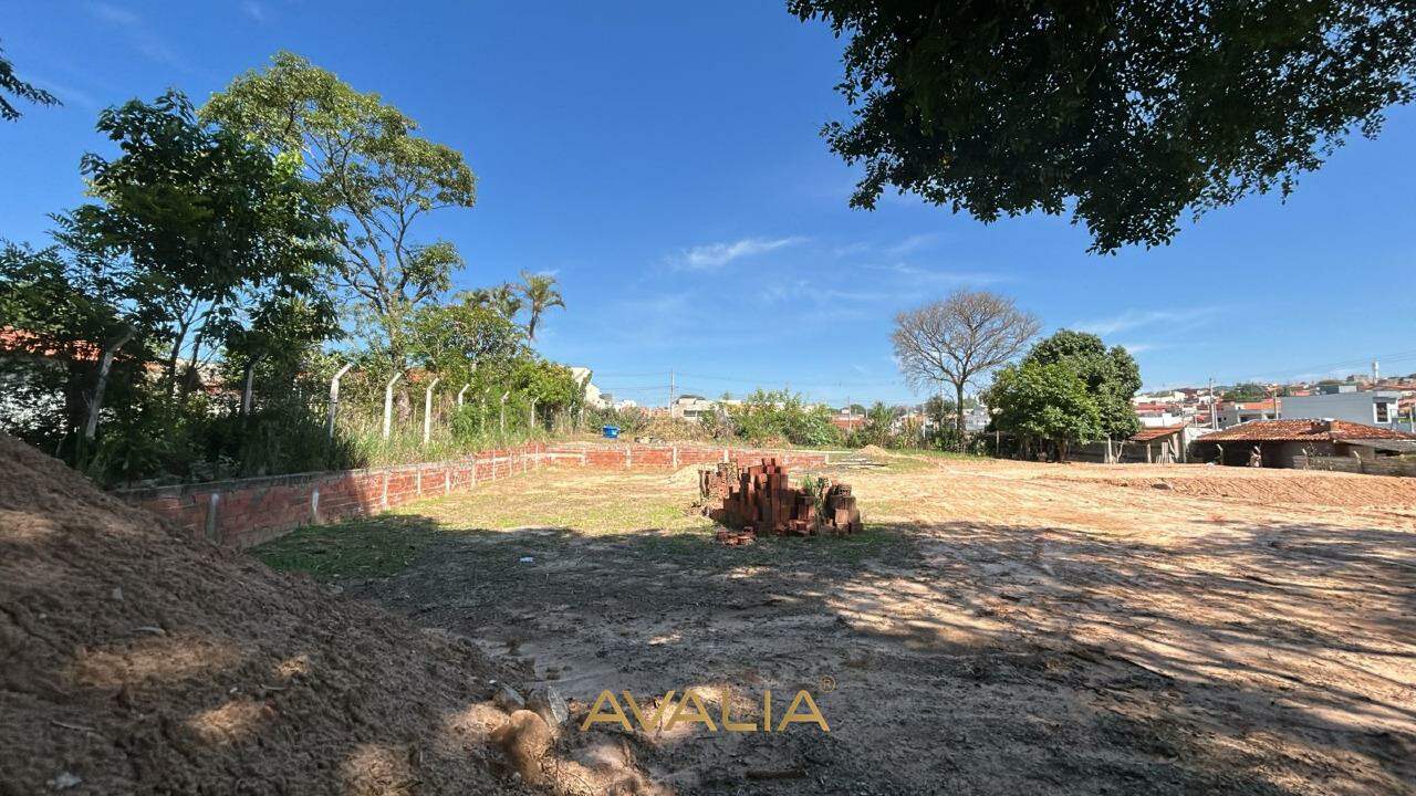 Terreno à venda no Chácara Alvorada: 