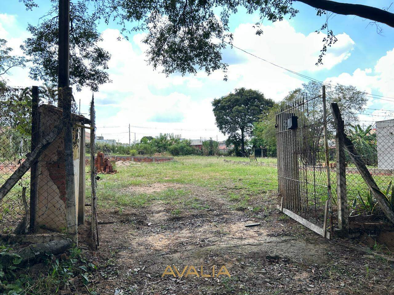 Terreno à venda no Chácara Alvorada: 