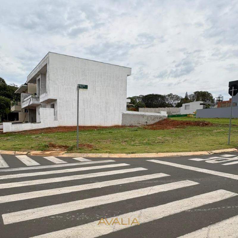 Lote em condomínio à venda no Jardim Villa Sapezal: 