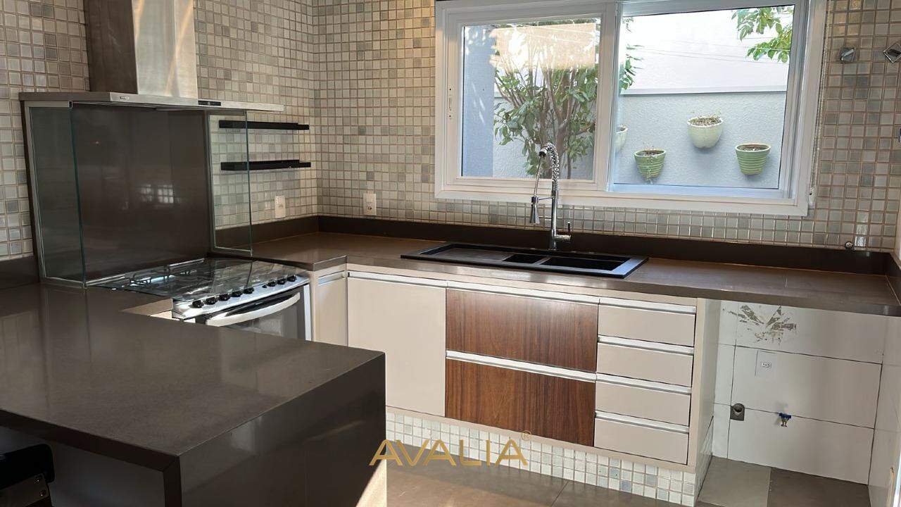 Casa em condomínio à venda no Jardim Vila Paradiso: 