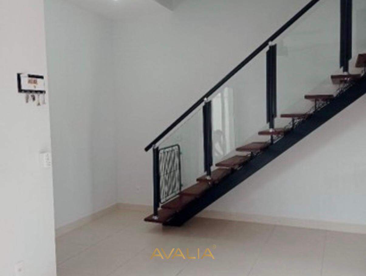 Casa em condomínio à venda no Jardins do Império: 