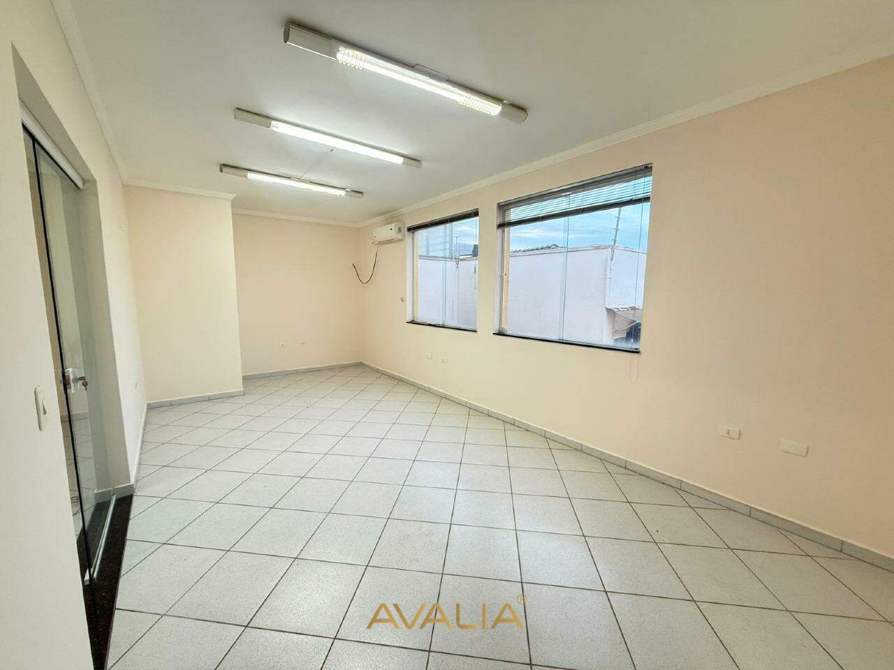 Sala Comercial para aluguel no Centro: 