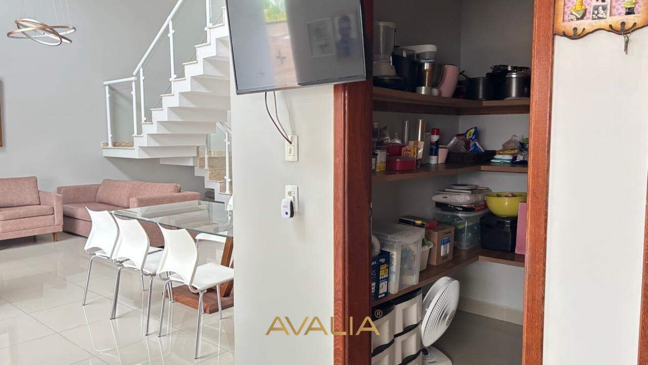 Casa em condomínio à venda no Residencial Beira da Mata: 