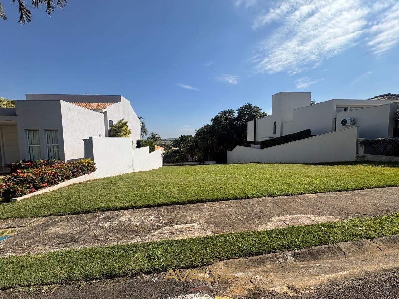 Lote em condomínio à venda no Jardim Vila Paradiso: 