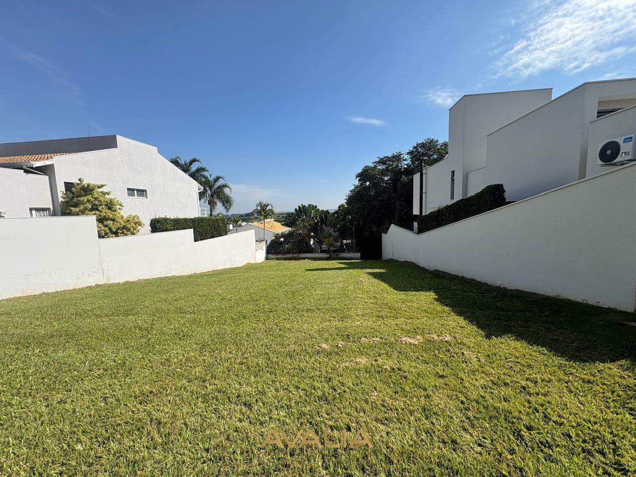Lote em condomínio à venda no Jardim Vila Paradiso: 