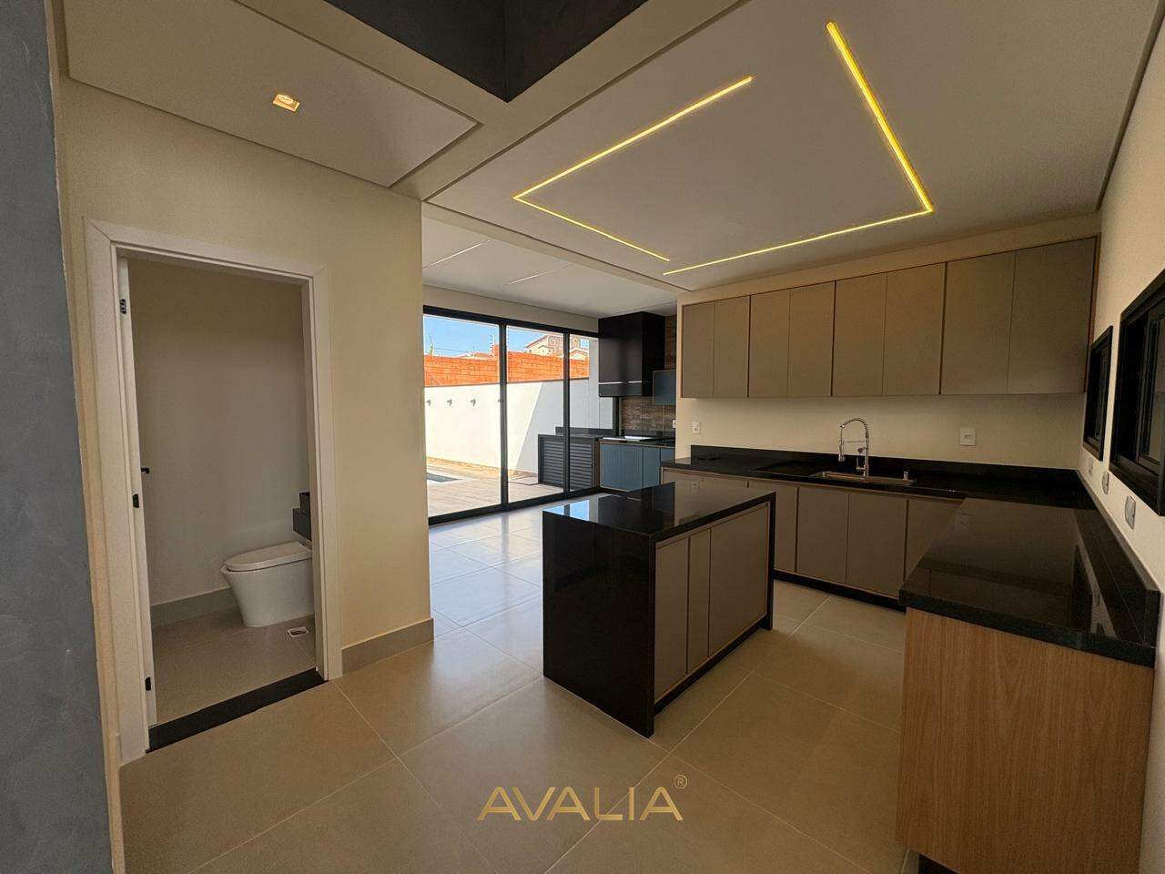 Casa em condomínio à venda no Jardim Doutor Carlos Augusto de Camargo Andrade: 