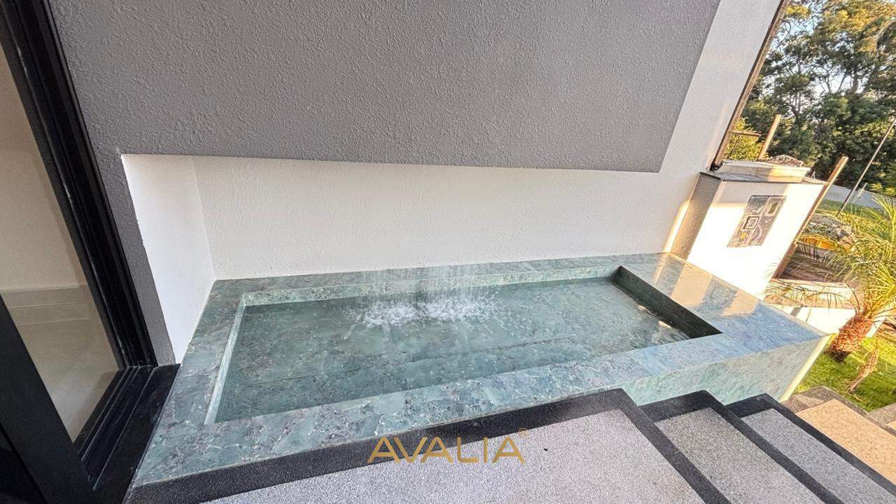 Casa em condomínio à venda no Chácara Alvorada: cascata