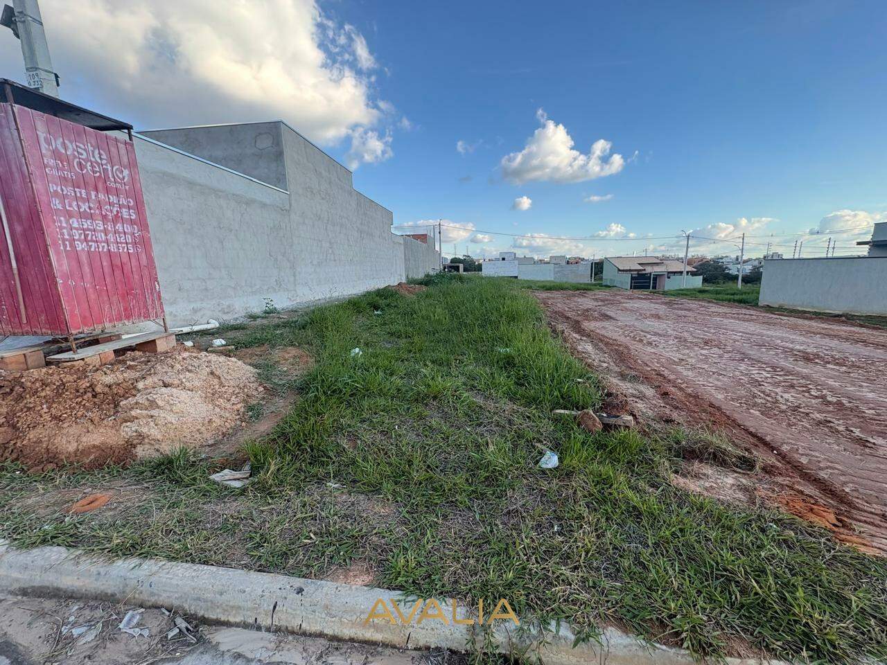 Terreno à venda no Jardim Bom Sucesso: 