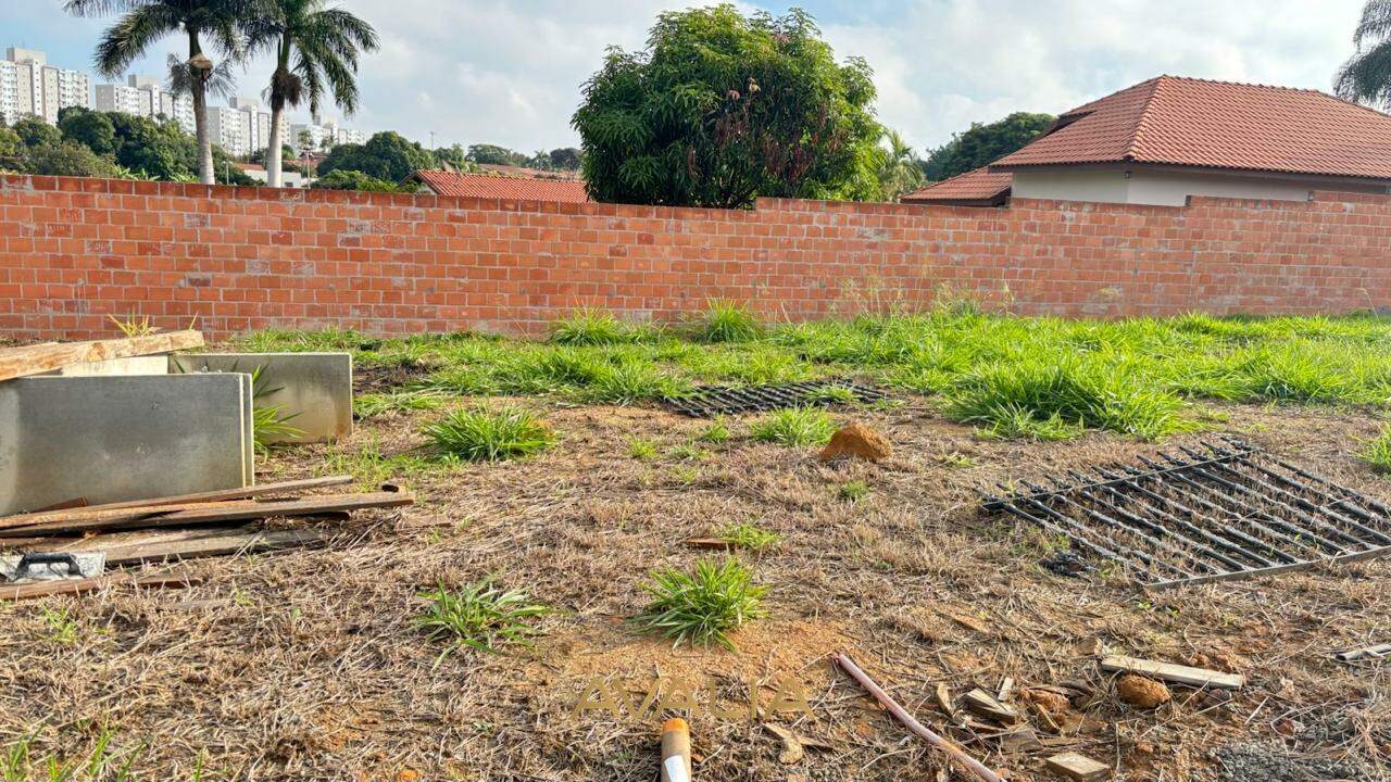 Lote à venda no Chácara Alvorada: 