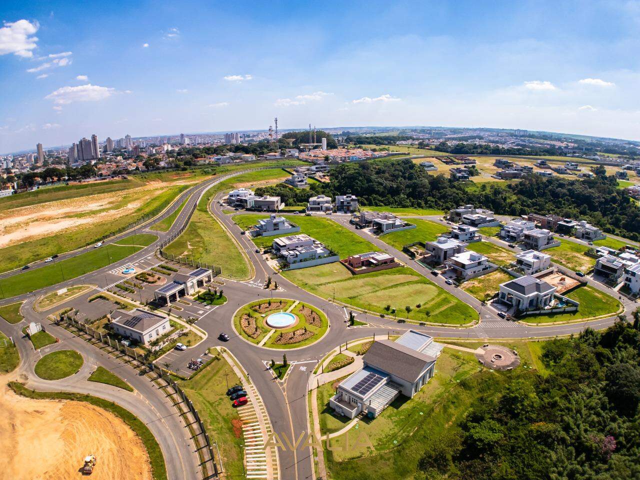 Lote em condomínio à venda no Parque Villa dos Pinheiros: 