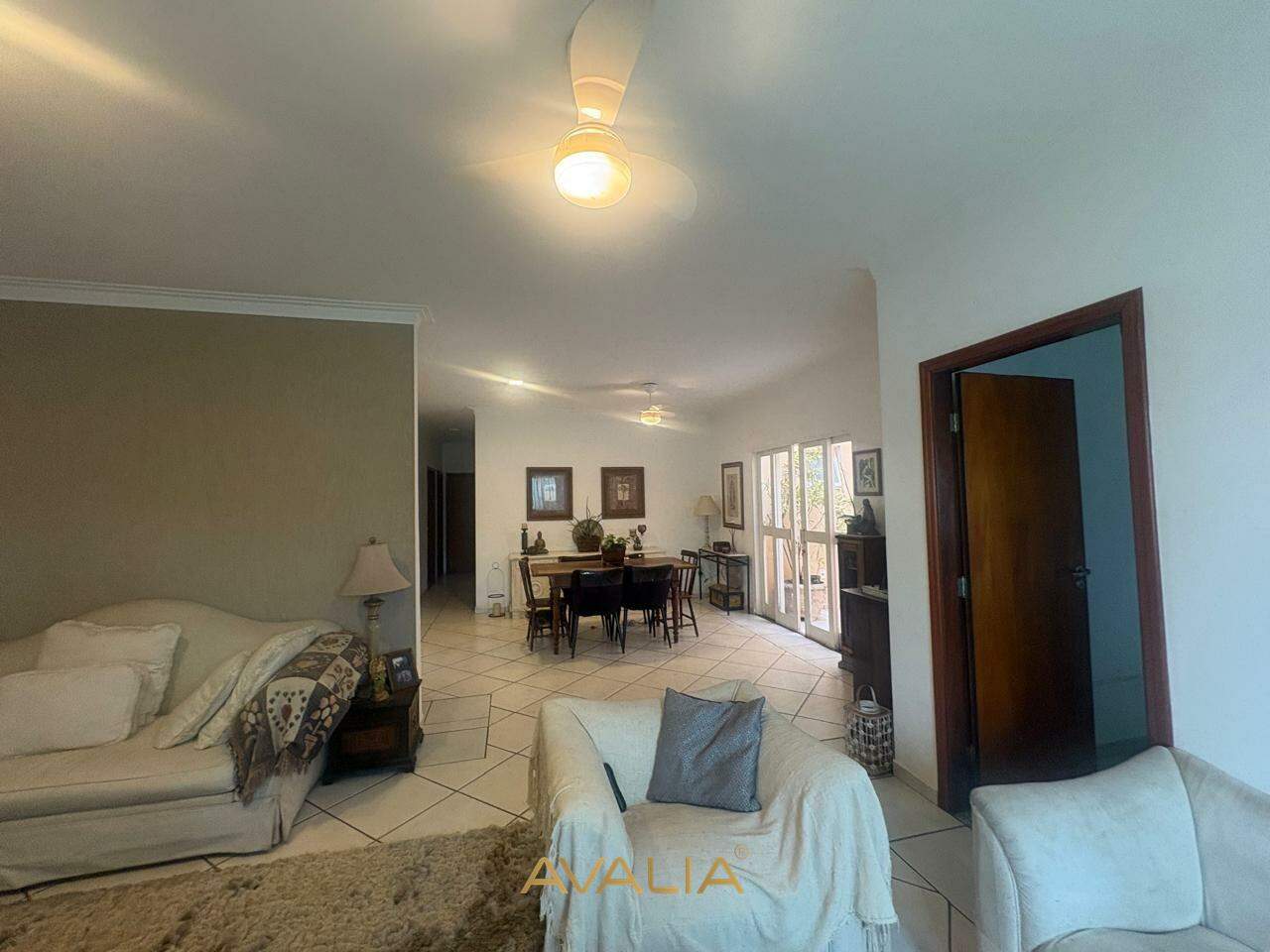 Casa à venda no Jardim Esplanada: 