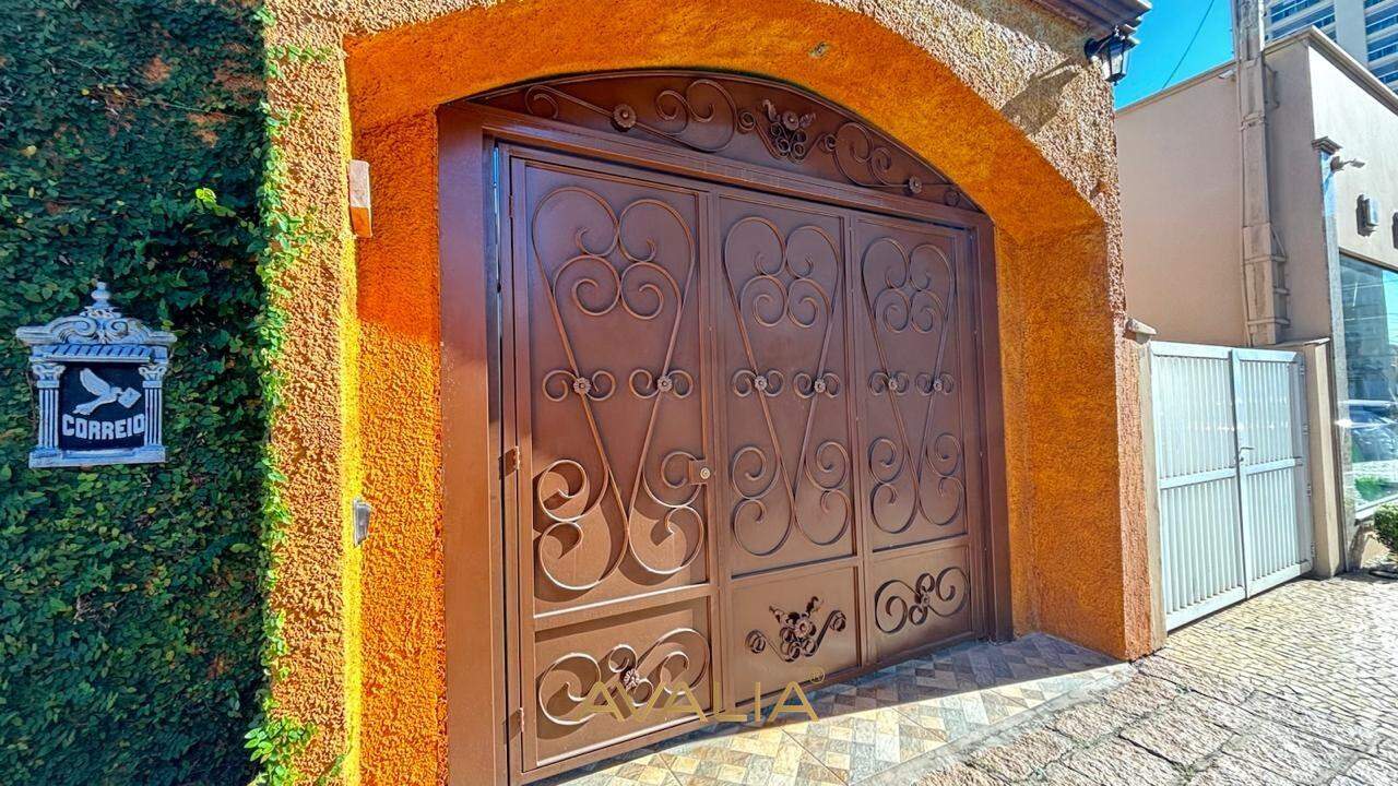 Casa à venda no Centro: FACHADA