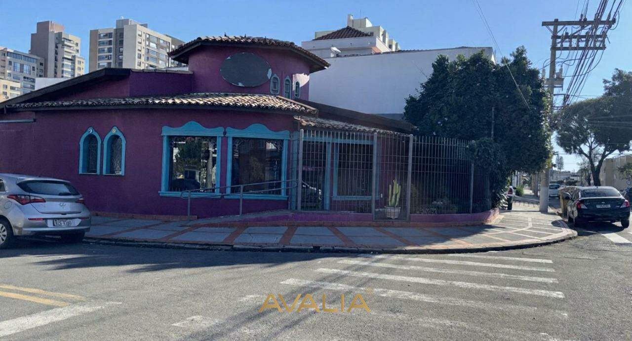 Casa Comercial à venda no Centro: 
