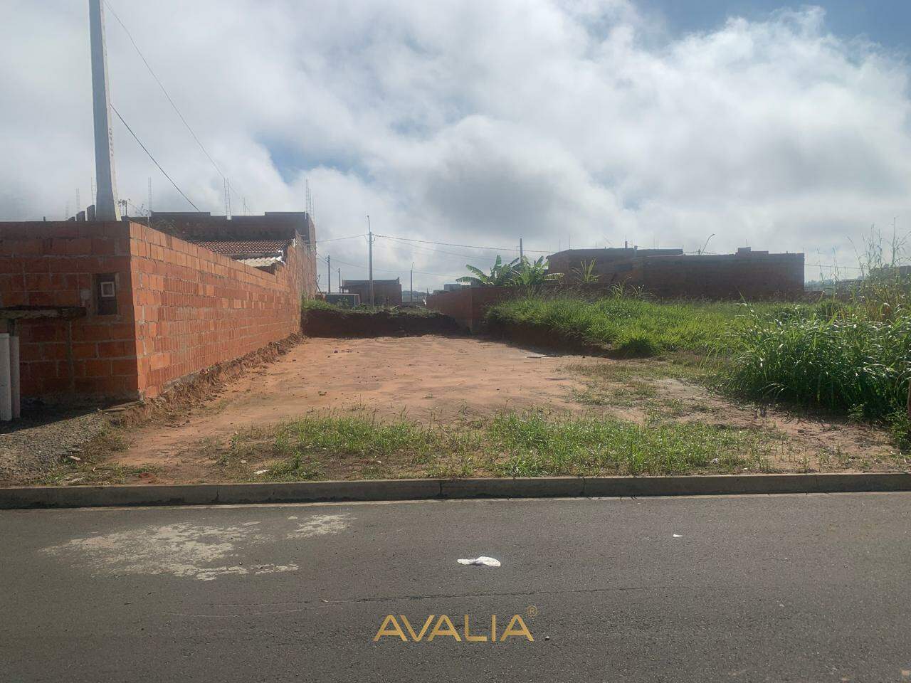 Lote à venda no Parque Barnabé: 