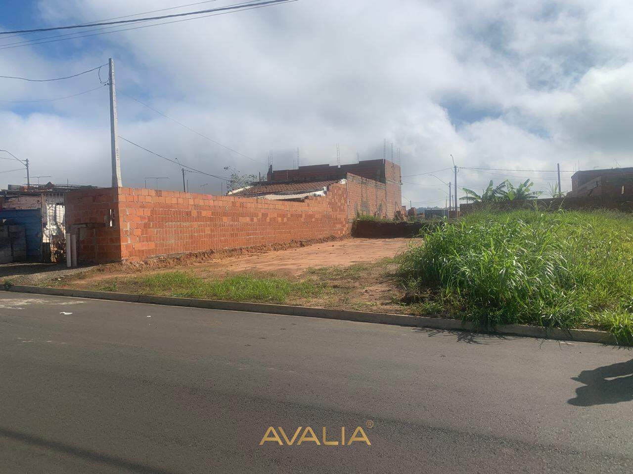 Lote à venda no Parque Barnabé: 