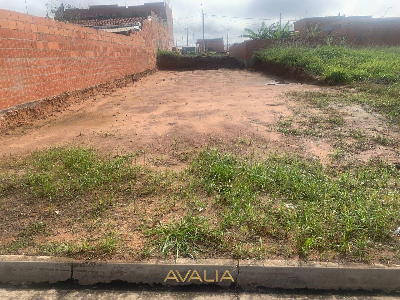 Lote à venda no Parque Barnabé: 