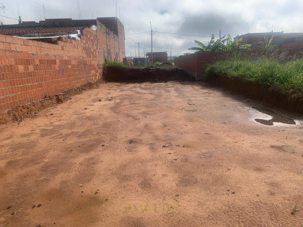 Lote à venda no Parque Barnabé: 