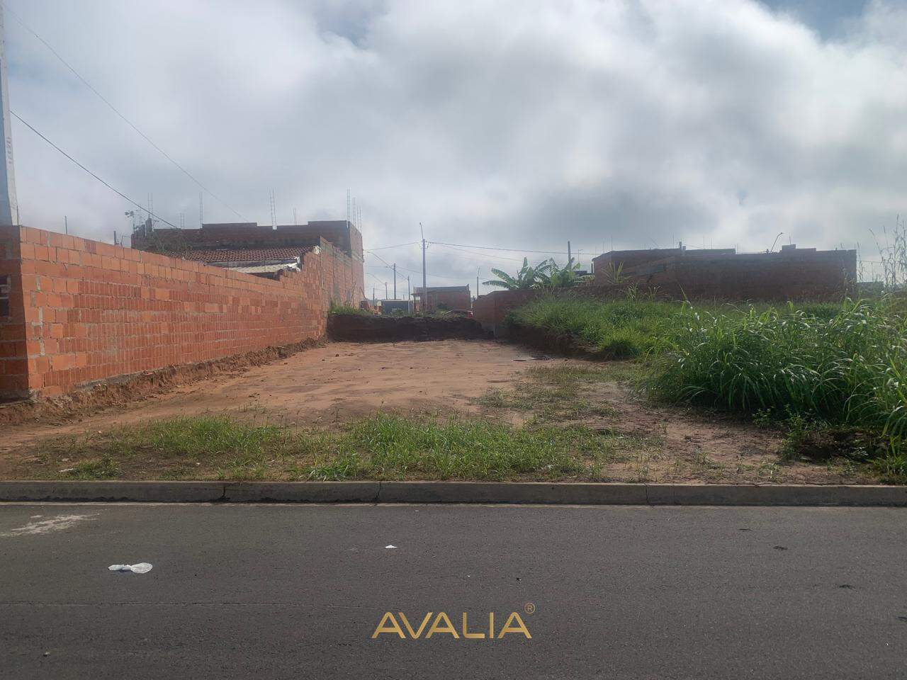Lote à venda no Parque Barnabé: 