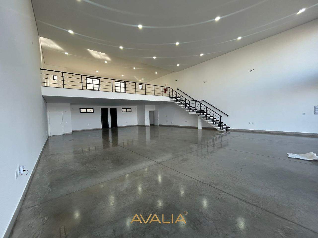 Salão para aluguel no Jardim Esplanada: 