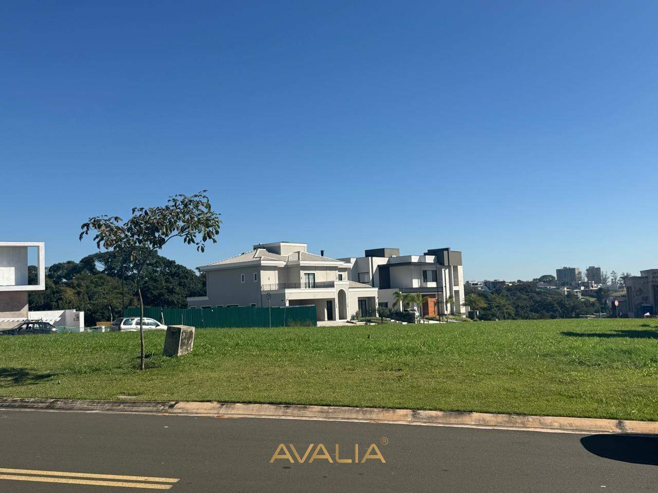 Lote em condomínio à venda no Parque Villa dos Pinheiros: 