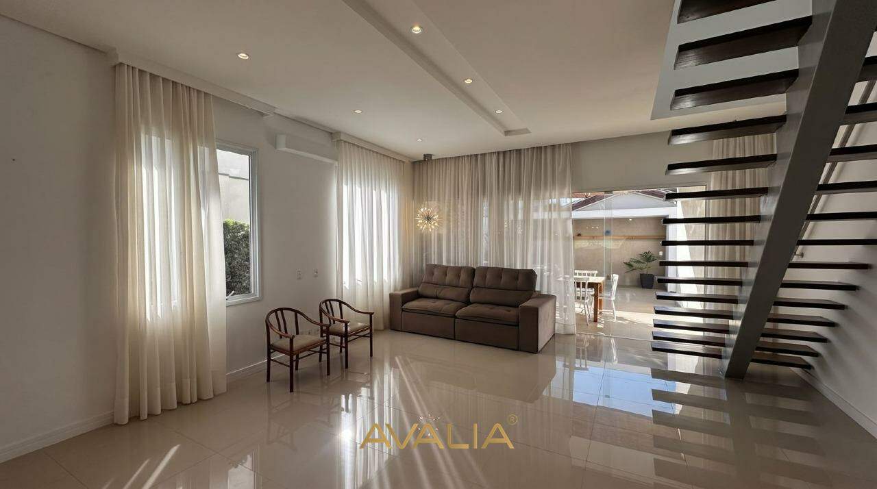 Casa em condomínio para aluguel no Jardim Vila Paradiso: 
