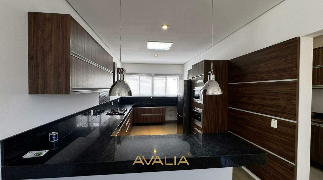Casa em condomínio para aluguel no Jardim Vila Paradiso: 
