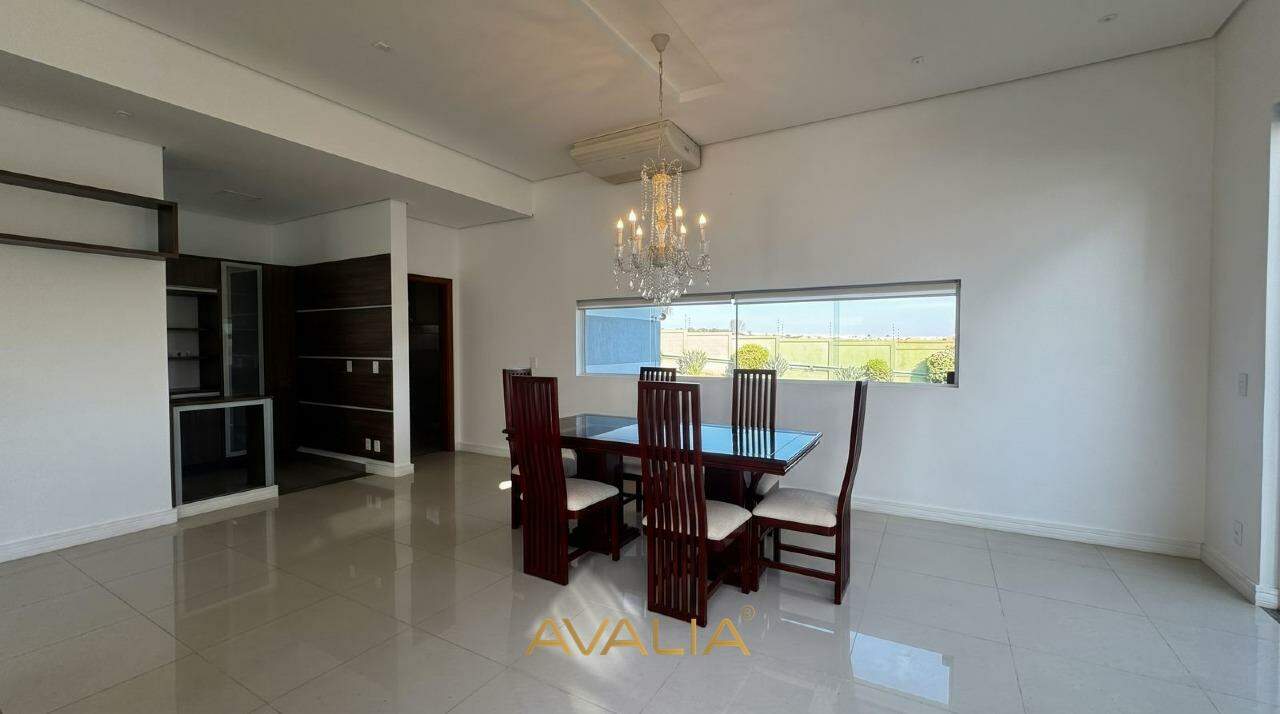 Casa em condomínio para aluguel no Jardim Vila Paradiso: 