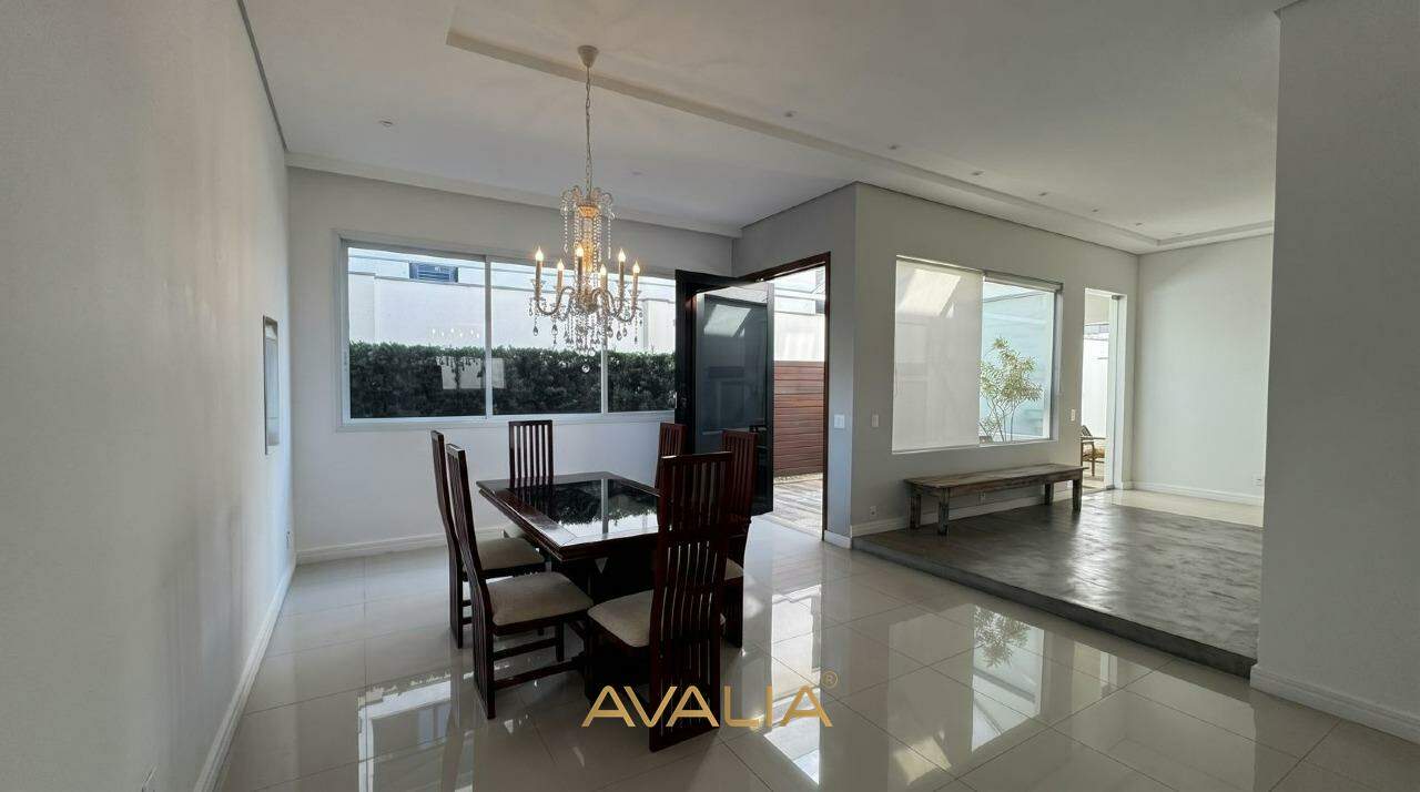 Casa em condomínio para aluguel no Jardim Vila Paradiso: 