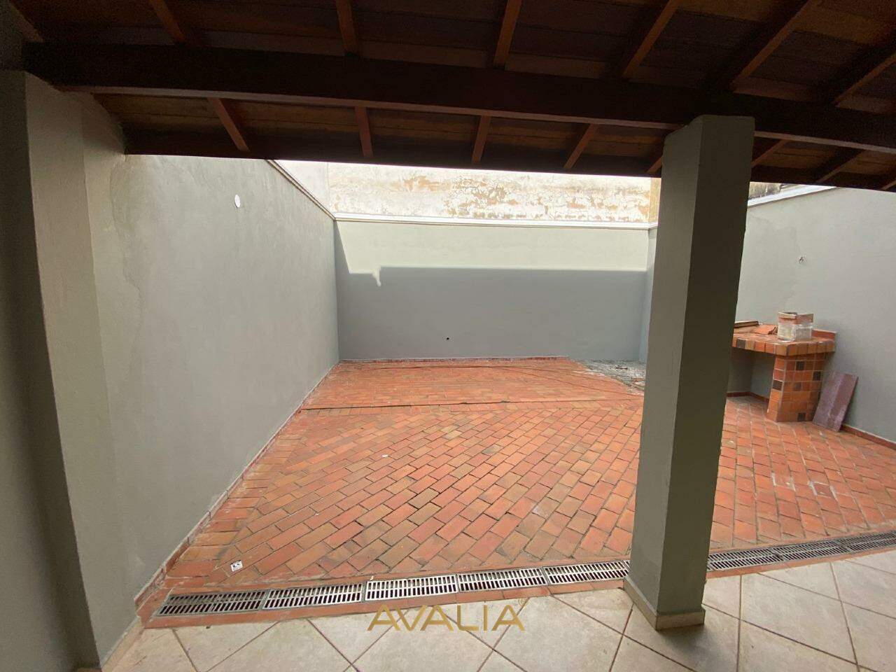 Casa em condomínio para aluguel no Portal das Acácias: 