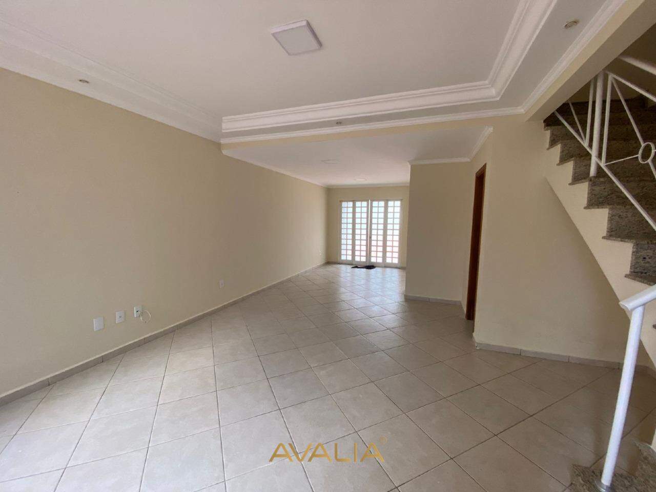 Casa em condomínio para aluguel no Portal das Acácias: 