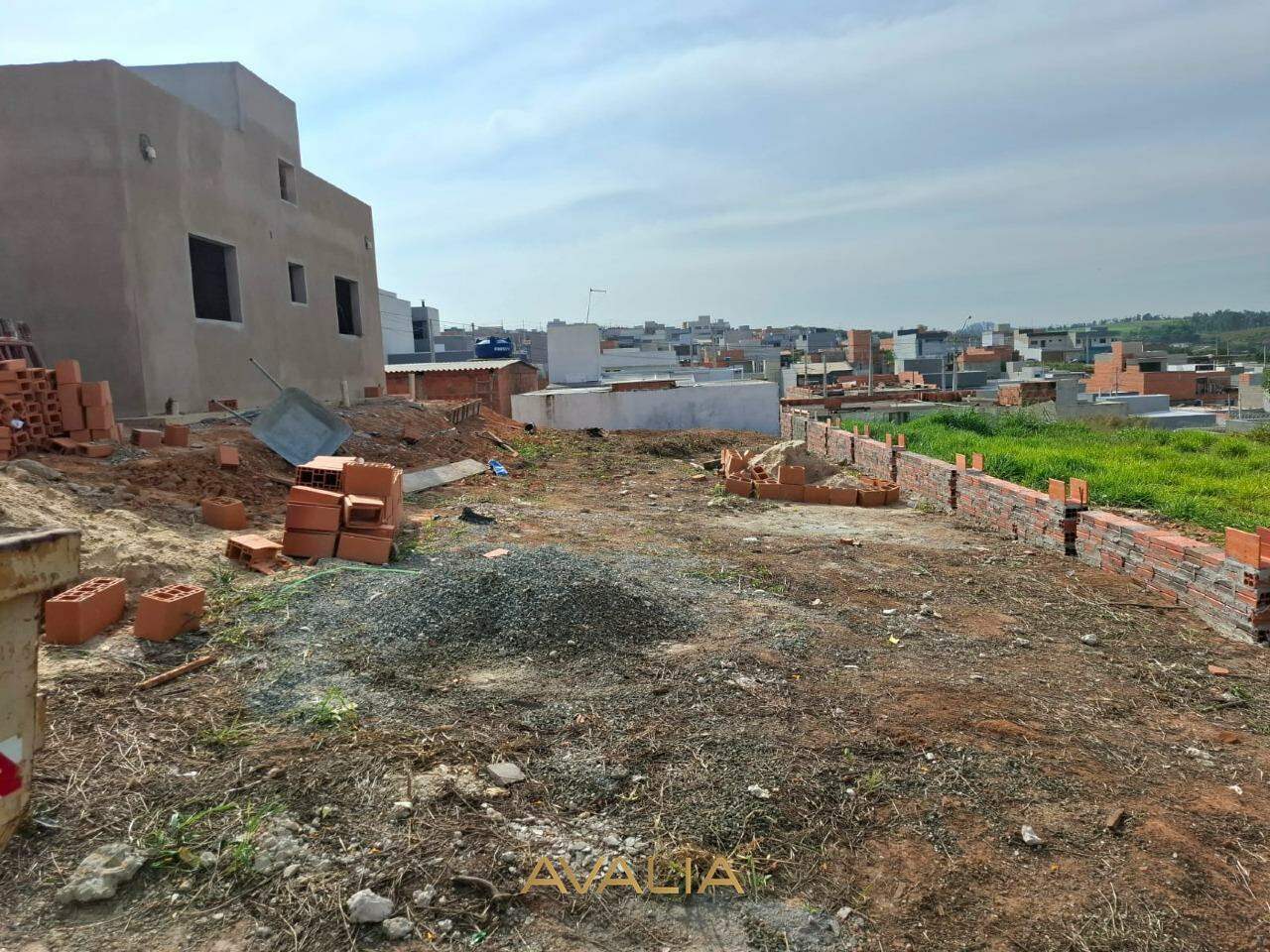 Terreno à venda no Parque Barnabé: 