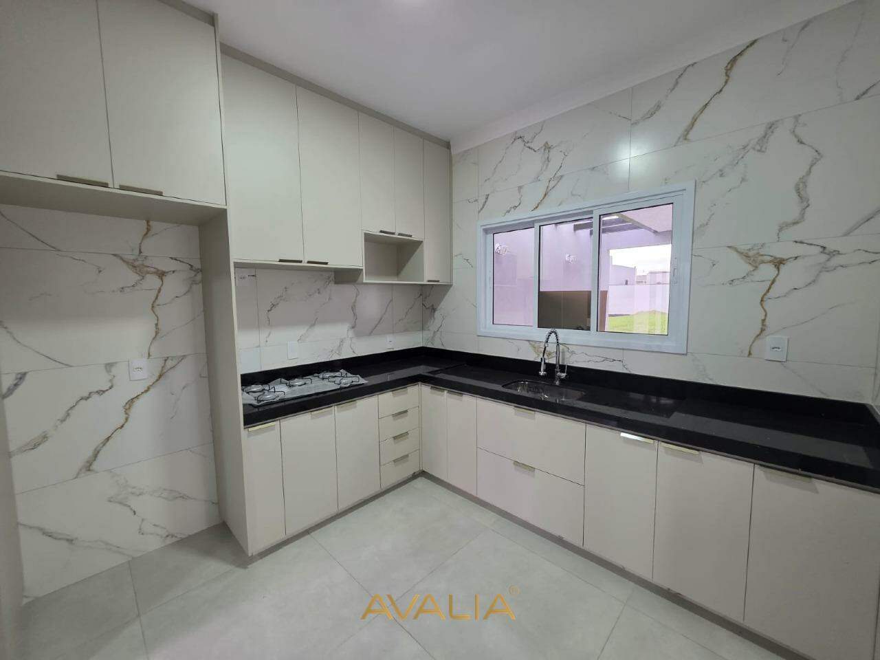 Casa em condomínio à venda no Jardins do Império: 