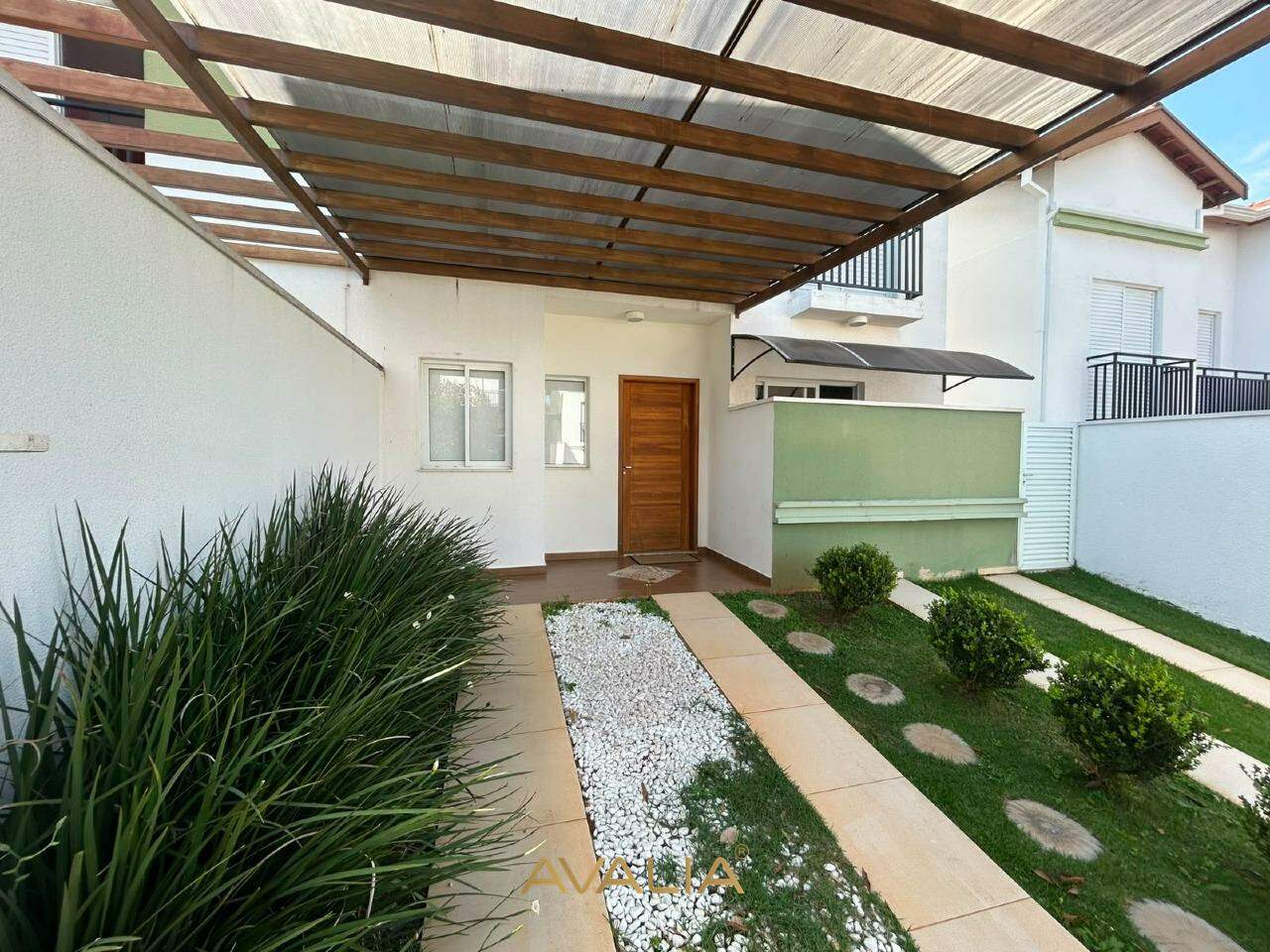 Casa em condomínio para aluguel no Chácara Belvedere: 