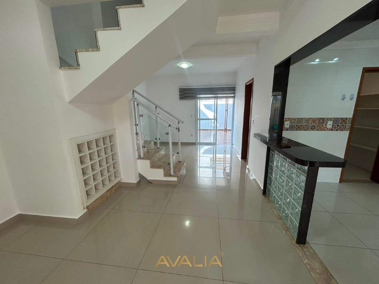 Casa em condomínio para aluguel no Chácara Belvedere: 