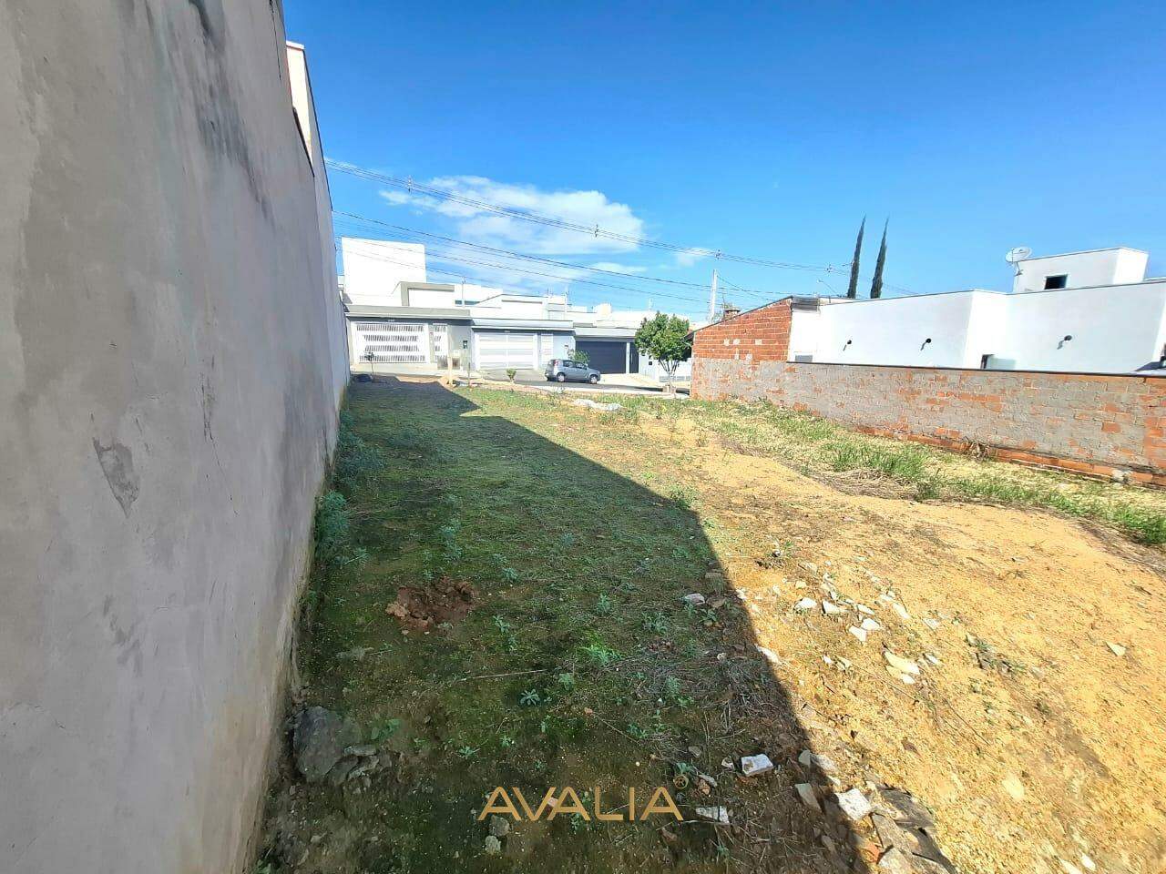 Terreno à venda no Jardim Residencial Nova Veneza: 