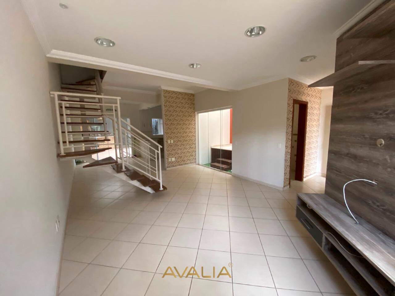 Casa em condomínio para aluguel no Portal das Acácias: 