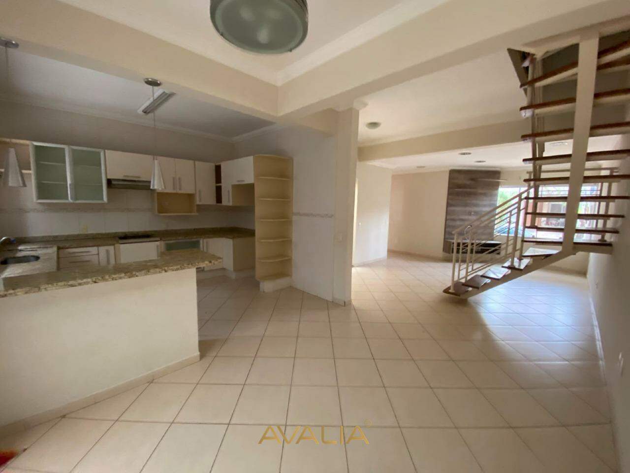 Casa em condomínio para aluguel no Portal das Acácias: 