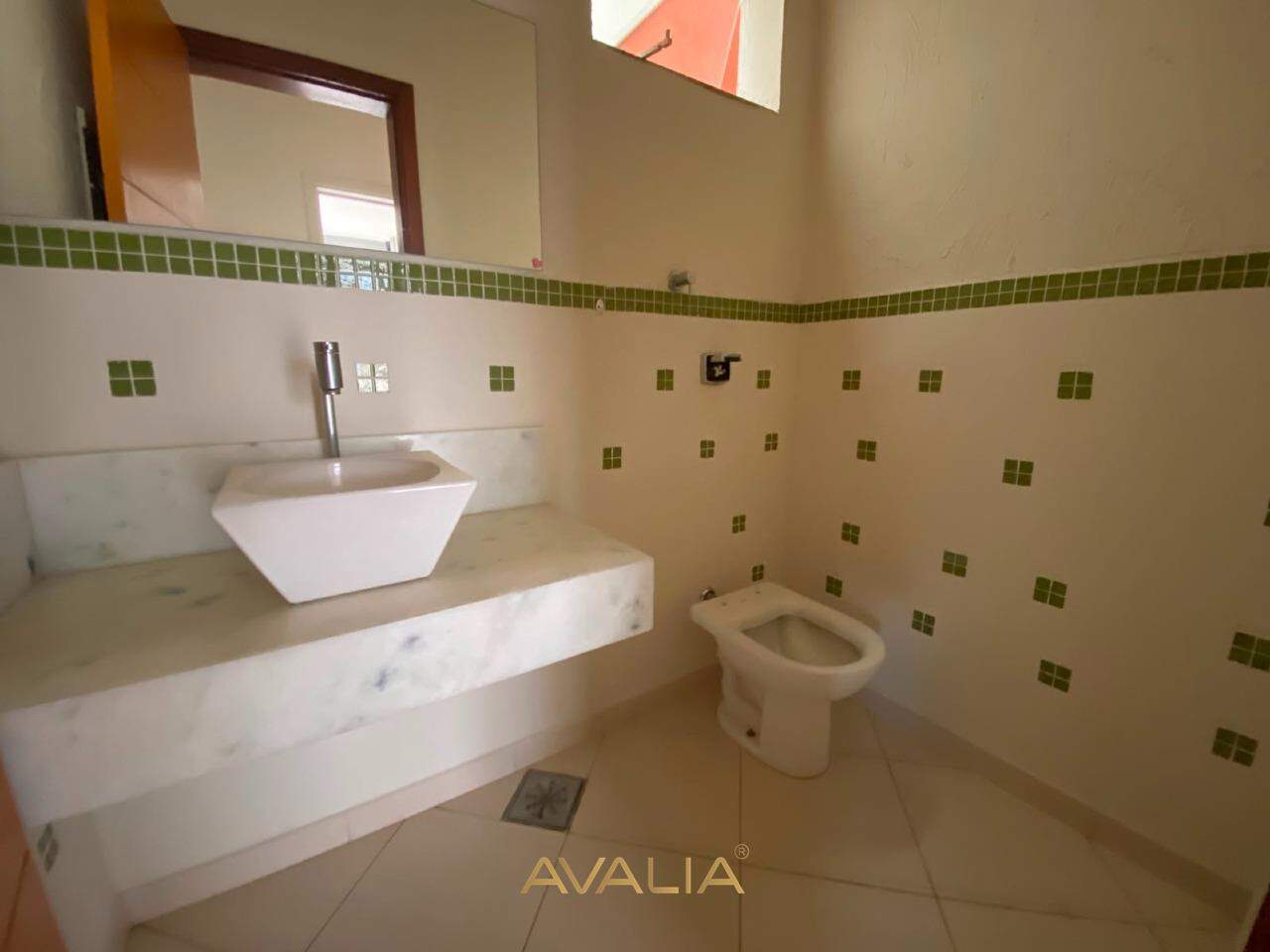 Casa em condomínio para aluguel no Portal das Acácias: 