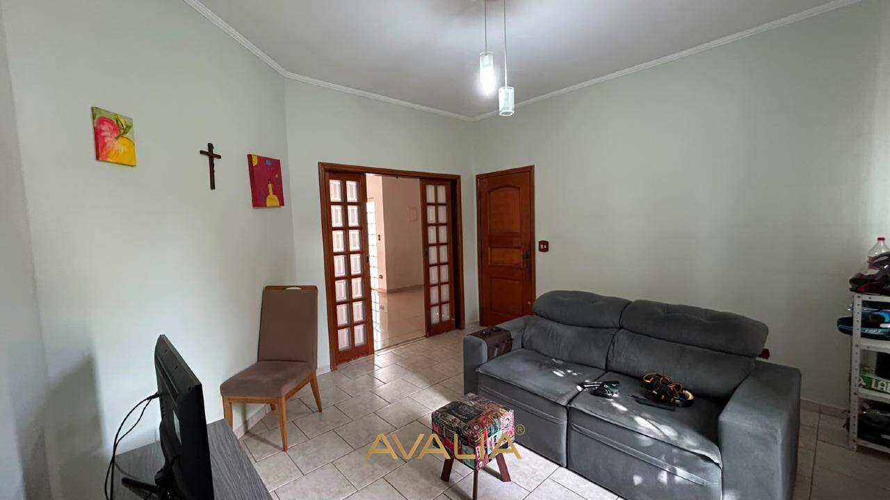 Casa à venda no Jardim Regina: 