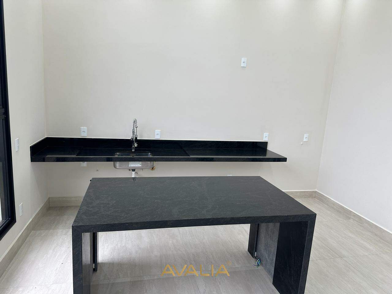 Casa em condomínio à venda no Jardins do Império: 