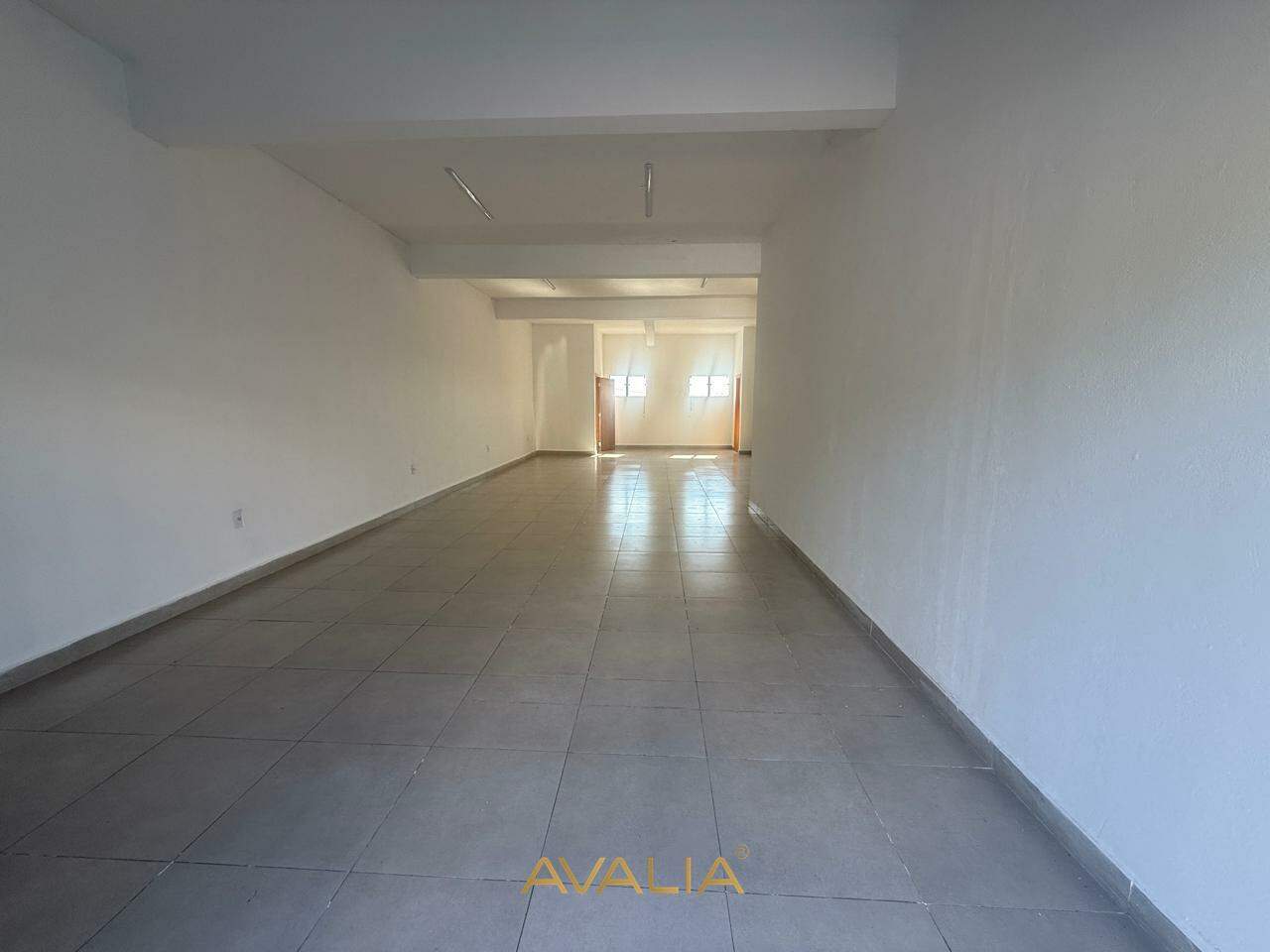 Salão para aluguel no Residencial Monte Verde: 
