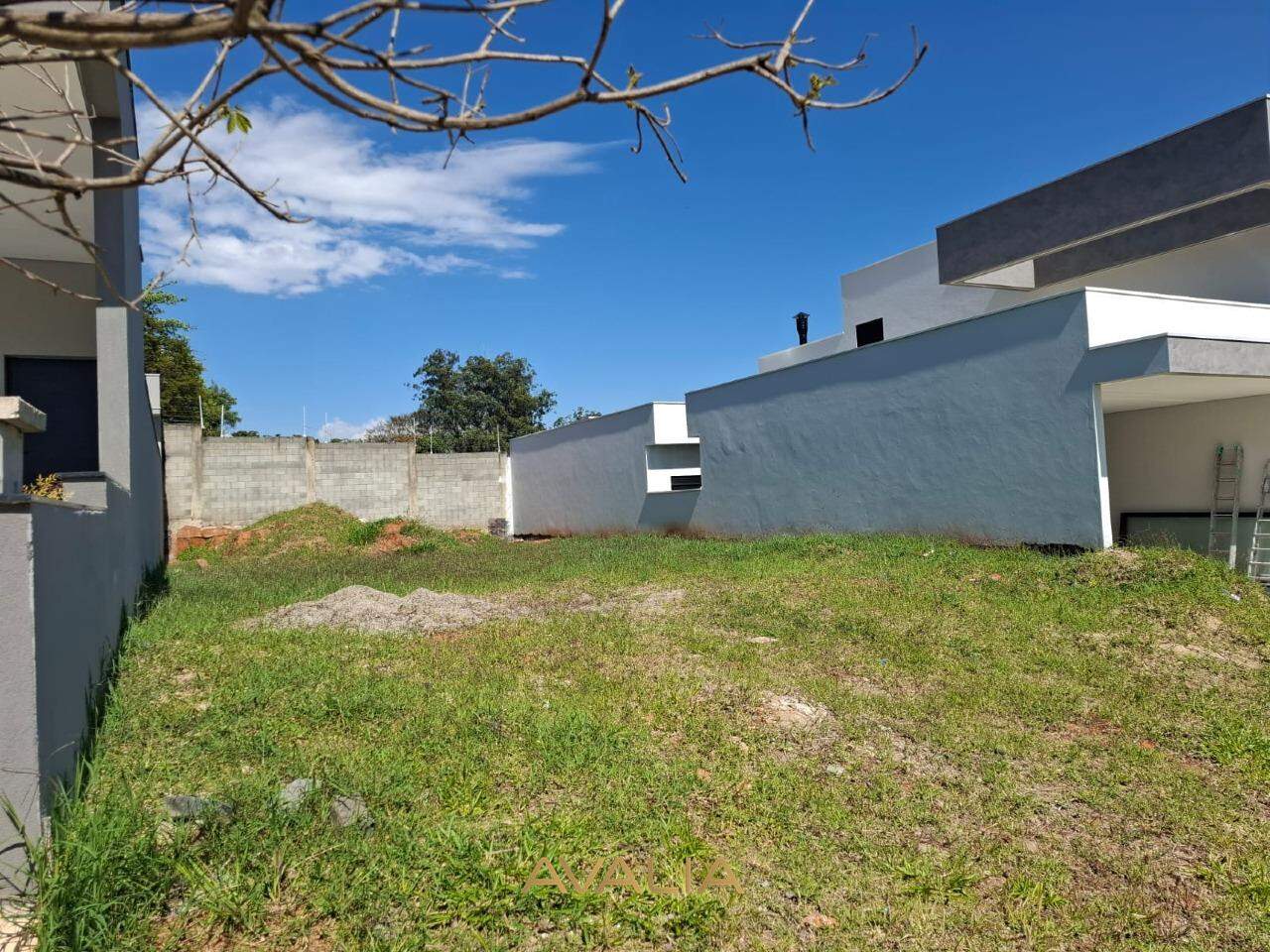 Lote em condomínio à venda no Residencial London Park: 