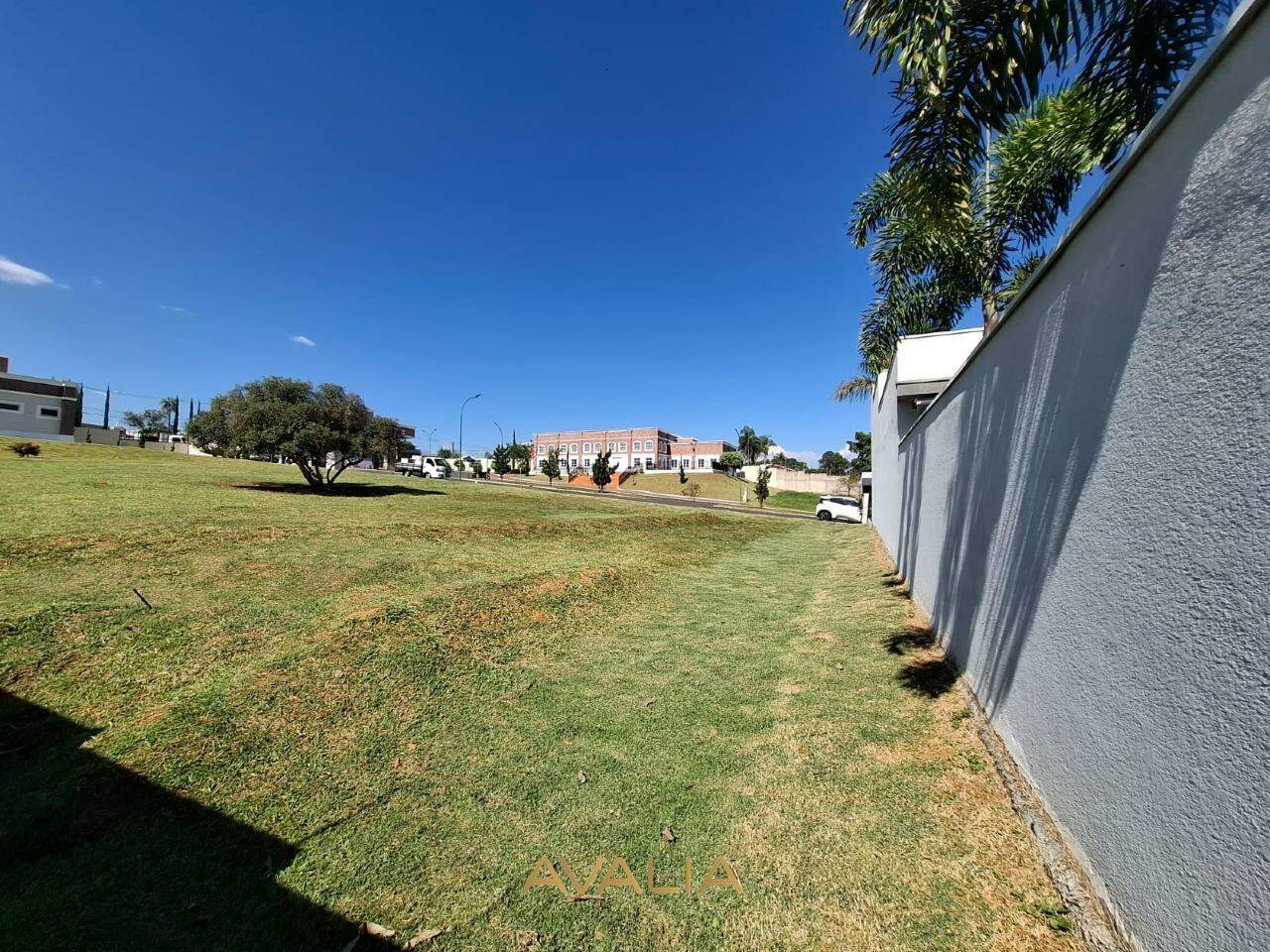 Lote em condomínio à venda no Residencial London Park: 