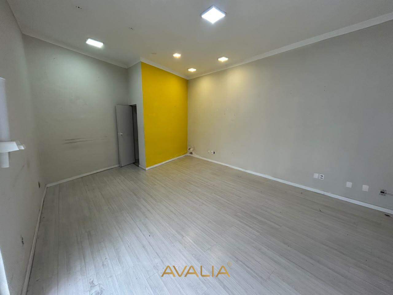 Sala Comercial para aluguel no Jardim Rossignatti: 