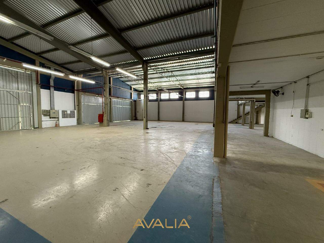 Galpão para aluguel no Vila Vitória I: 