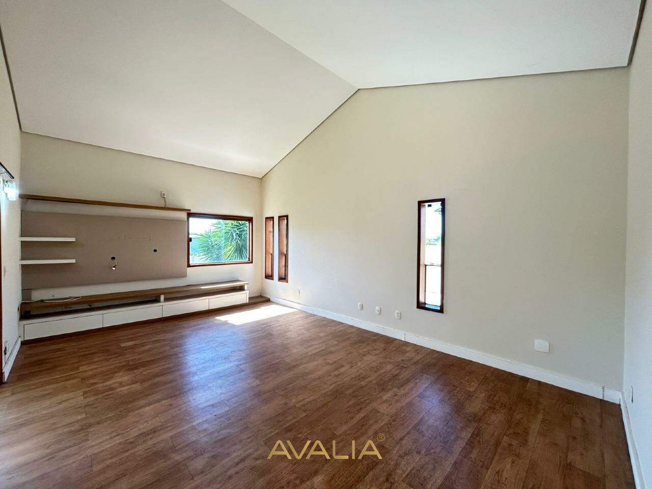 Casa para aluguel no Jardim Esplanada II: 