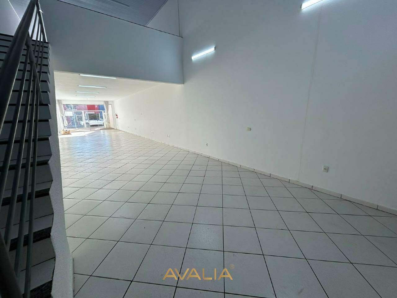 Salão para aluguel no Vila Vitória II: 
