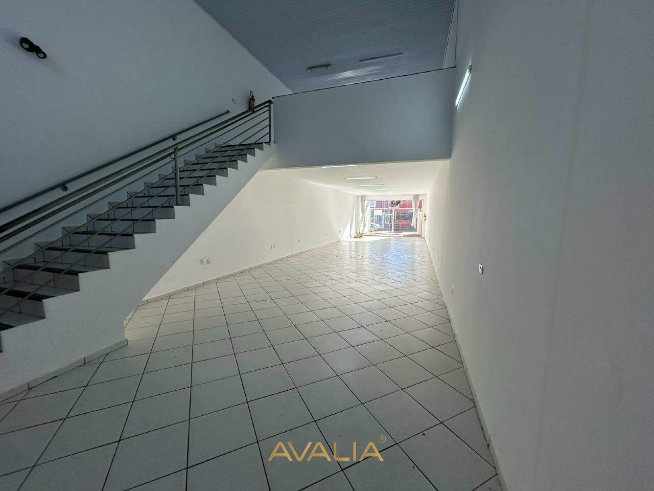 Salão para aluguel no Vila Vitória II: 
