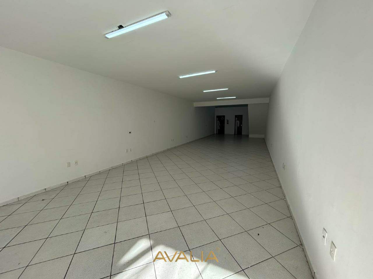 Salão para aluguel no Vila Vitória II: 